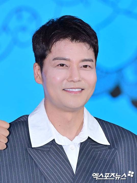 <b>전현무</b>, '공개연애' 두 번 하더니 셀프 폭로 "연애할 때 <b>한강</b> 많이 가...
