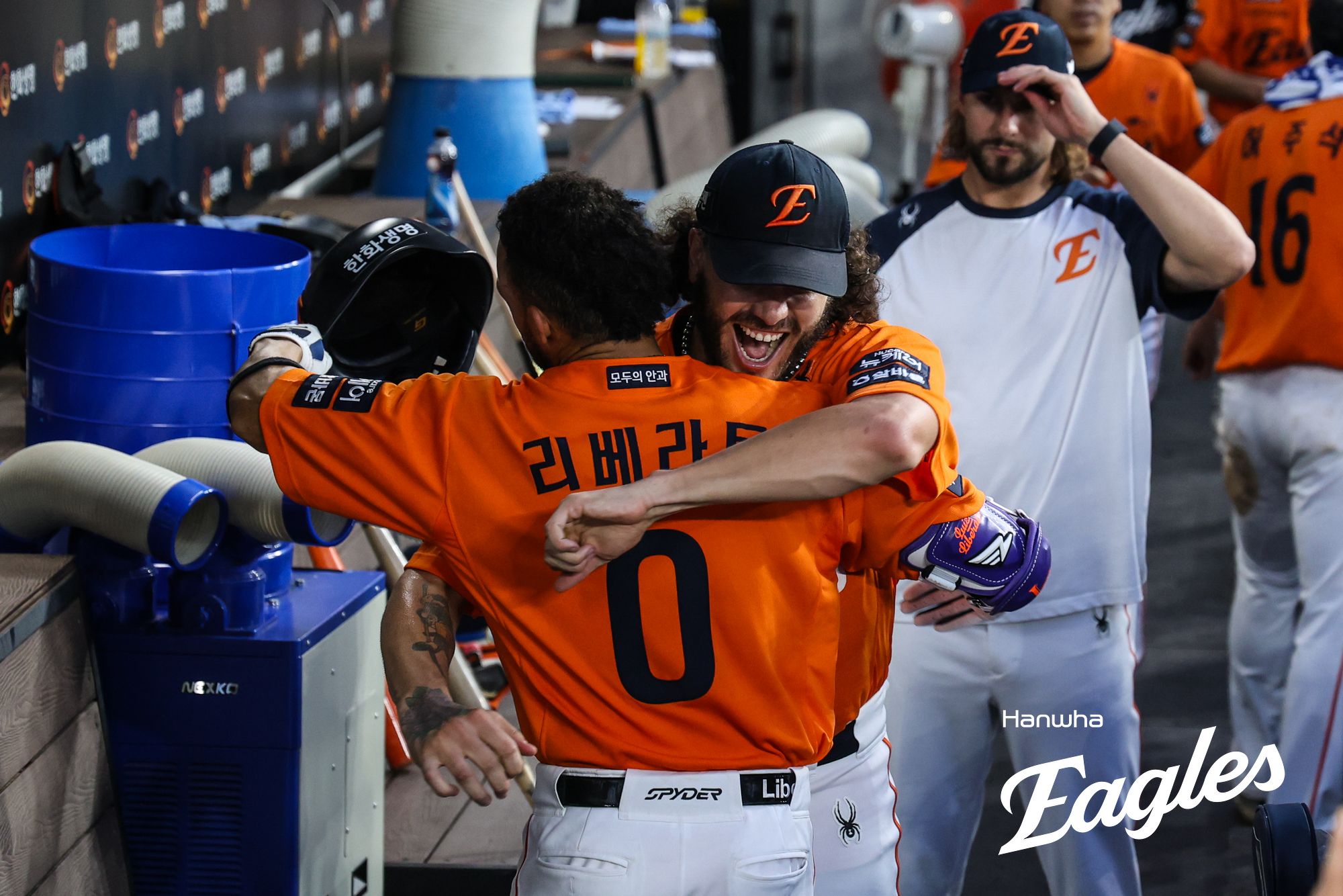 KIA가 LG 잡아준 날, 한화는 3<b>연승</b>!…리베라토 만루포+<b>폰세</b> 8K로 키움 완...