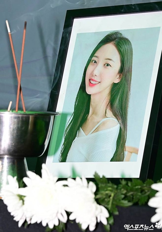 "직장 내 괴롭힘 고통" 3개월 만 알려진 부고…故 <b>오요안나</b>, 벌써 <b>1주기</b>