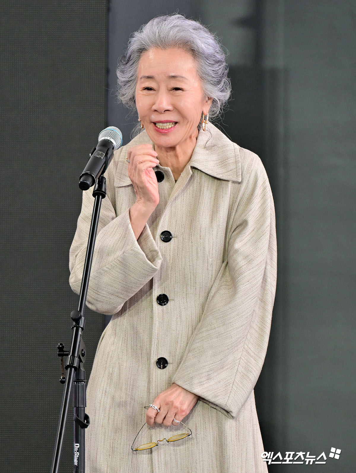 윤여정 "내가 돈을 못 벌어"…독립<b>영화</b>에서 빛난 영향력? 현장 폭소 (결...