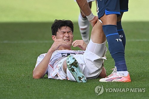 '월클 수비 빛났는데' <b>김민재</b>, 호펜하임전 철벽 모드→70분 뛰고 '<b>부상</b> ...