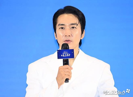 "아들이어서 행복"…<b>송승헌</b>, 오늘(23일) 母 발인식 엄수·스케줄 취소 [...