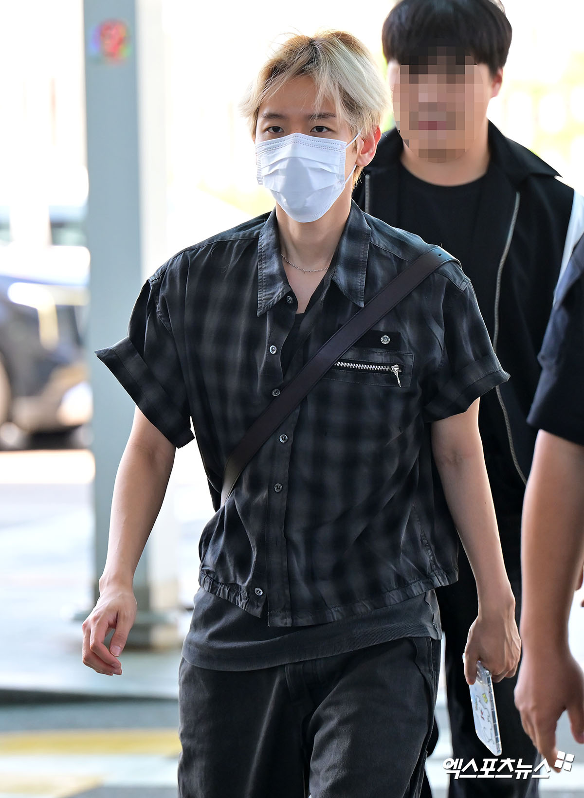<b>엑소</b> 백현 ‘<b>카리스마</b> 눈빛’[엑's HD포토]