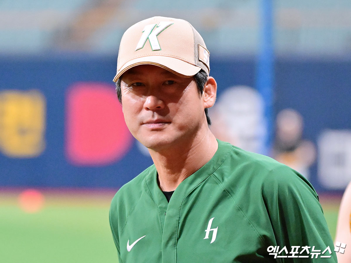 키움, <b>설종진</b> 체제로 2027년까지 간다!…2년 6억 정식 <b>감독</b> 승격 [오피셜...