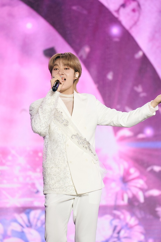 '태국 스타' <b>누뉴 차와린</b> "K팝 많이 좋아해…BTS·블핑과 협업 꿈꿔" [엑...