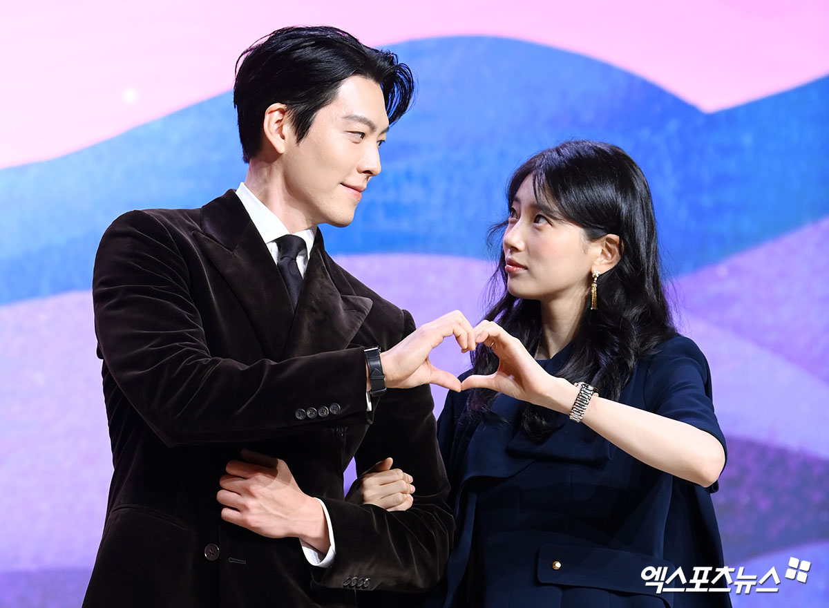 <b>김우빈</b>, 이병헌→안길호 '감독 교체' 대신 밝혔다…"서로 배려해 행사 ...