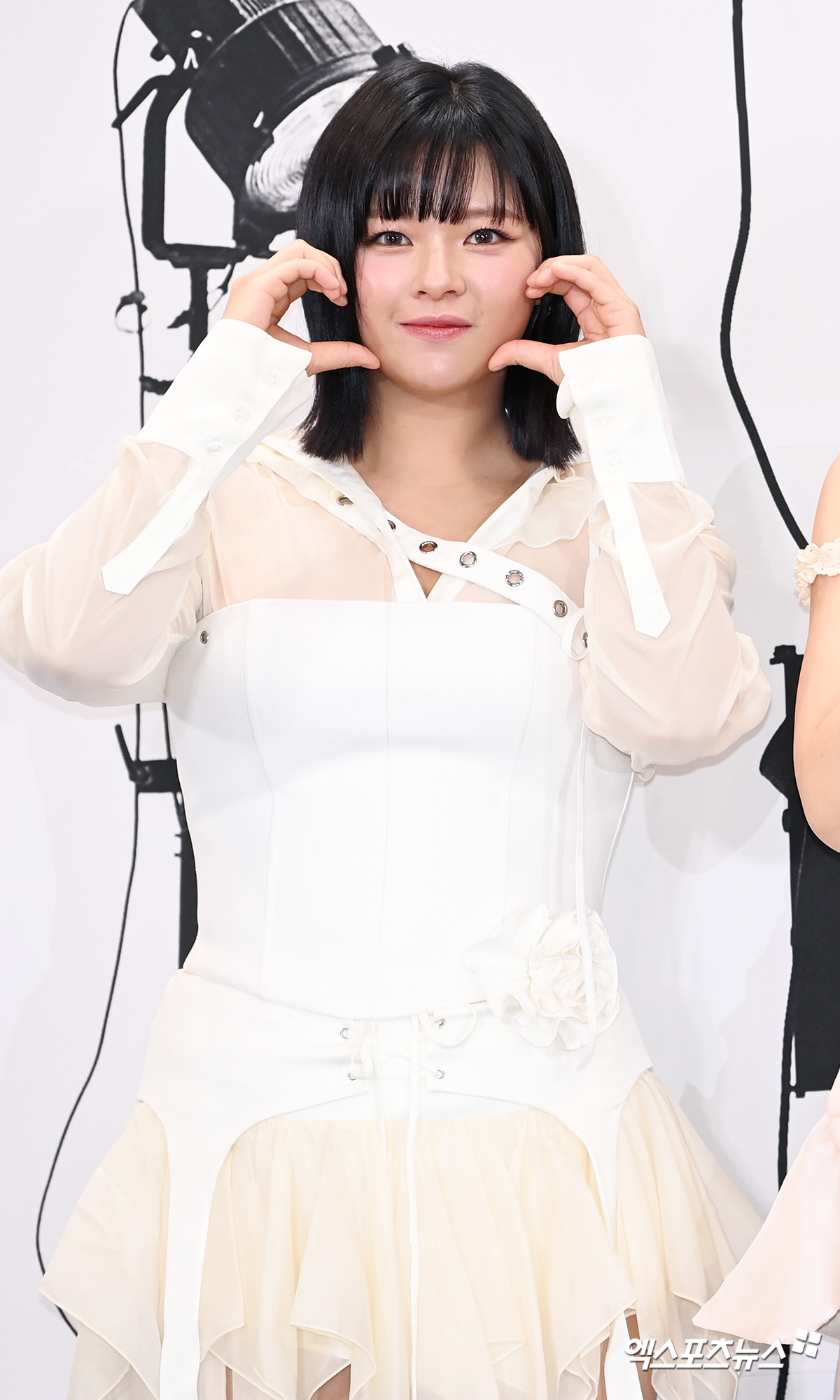 트와이스 <b>정연</b>, <b>건강 문제</b>로 필리핀 공연 <b>불참</b> "회복 최우선…죄송" [전...