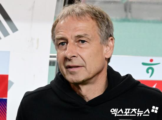 '韓 최악의 <b>감독</b>' <b>클린스만</b>, 당신이 뭘 안다고…"비르츠 시간 필요해, 기...