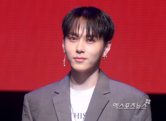 '불명예 탈퇴' <b>용준형</b>이?…<b>딩고</b> 뮤직, 단체 <b>사진</b> 실수에 "책임 면할 수 ...