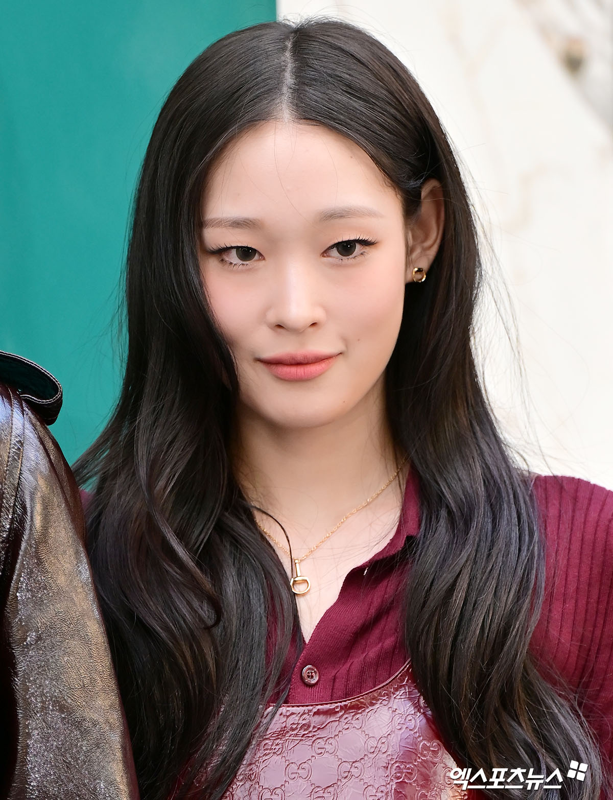 '신세계 家' <b>애니</b>, '제 2의 윤아' 노린다…"'<b>가요대제전</b>' 후임 확정" [공...