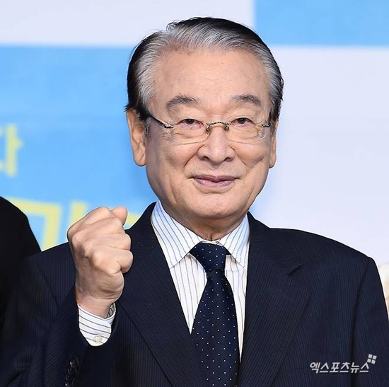 "<b>건강</b> 안 좋아"...90세 <b>이순재</b> 근황에 소속사 "큰 이상 無, 재활 치료" [...
