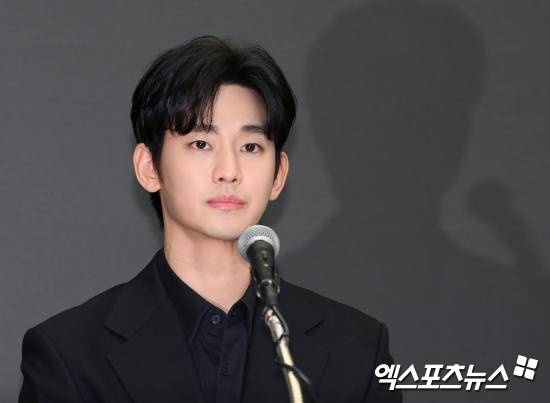 "故 <b>김새론</b> 카톡 대화 상대=<b>김수현</b>? 근거 밝혀라" 증거 <b>조작</b> 주장