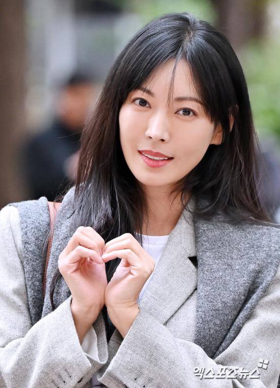 'LG 팬' <b>김소연</b>, 한화전 <b>시구</b> 나선다…오늘(27일) 잠실 등판 "영광이다,...
