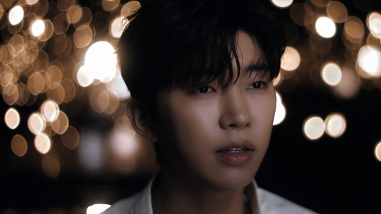 <b>임영웅</b>, 팬들 위한 감성 선물 '<b>들꽃이 될게요</b>' MV 공개