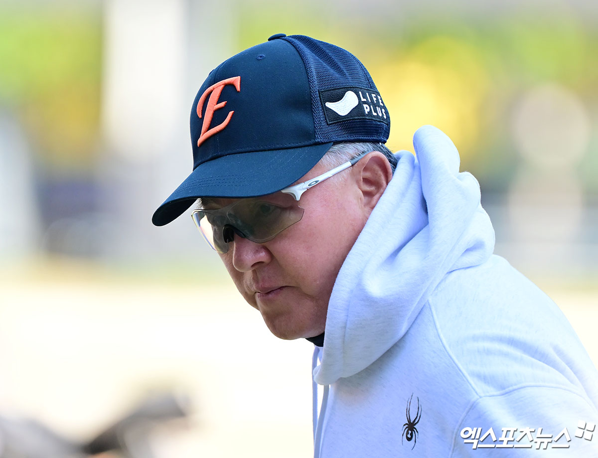 '지면 끝' 한화, <b>류현진</b>도 '<b>불펜</b> 대기' 자청…달감독 "나올 수 있는 투수...