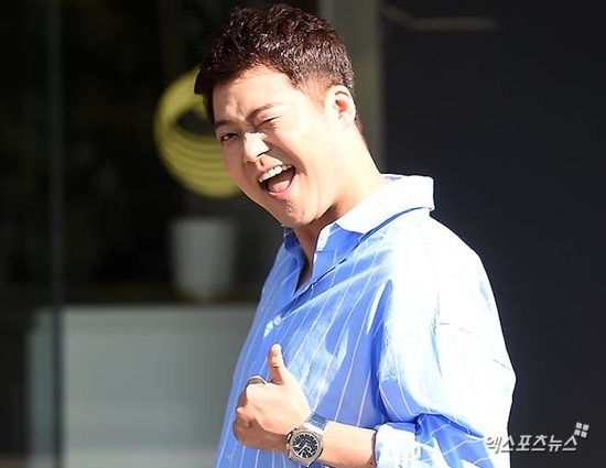 '연애 베테랑' 전현무, '<b>연애썰</b>' 끝없다…'<b>독사과2</b>'도 쥐락펴락 '화제성...