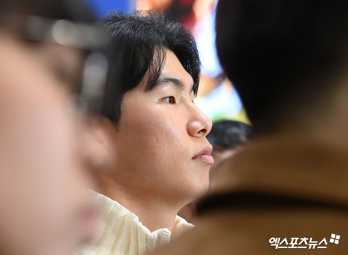 '<b>부친 빚투</b>' 기습 시위에 인터뷰 중단한 <b>김혜성</b>[포토]