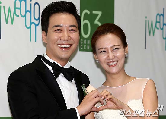 <b>장윤정</b>, <b>사망 가짜뉴스</b>에 생존신고→글 삭제…남편도 지인도 '분노' [종...