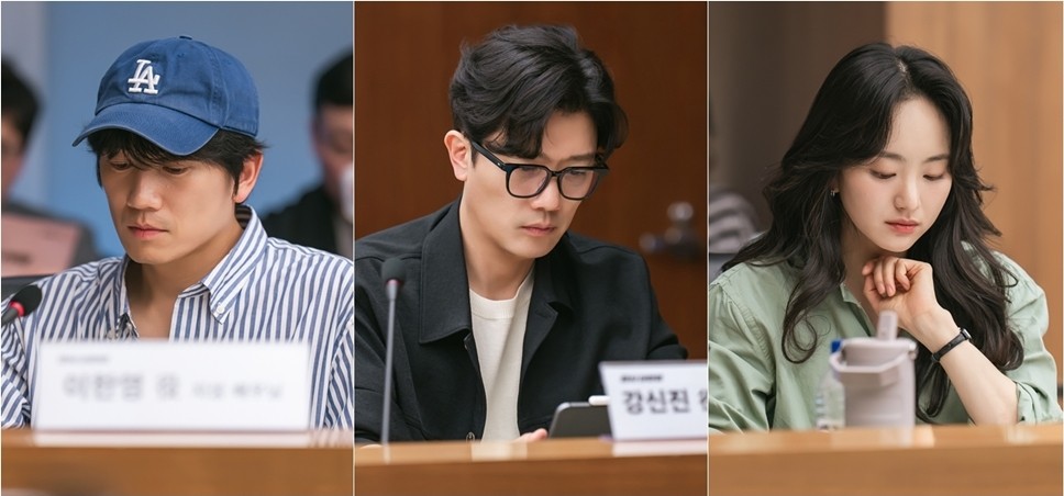 지성·박희순→원진아 '<b>판사 이한영</b>' 주역 한자리에…대본리딩 현장 공...