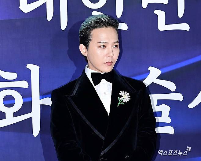 <b>지드래곤</b>, <b>홍콩</b> 화재 참사에 <b>기부</b>…"소방관과 자원봉사자 응원" [공식]
