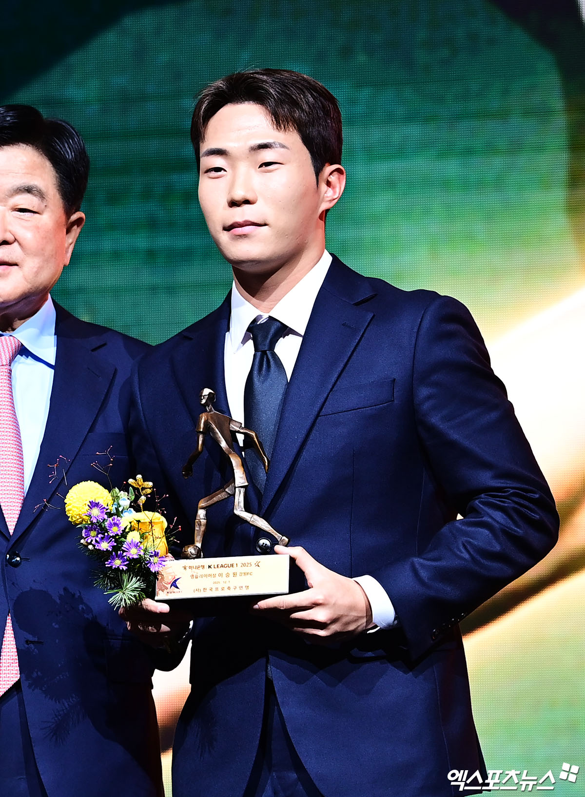 <b>이승원</b> 'K리그1 <b>영플레이어상</b> 영예'[포토]