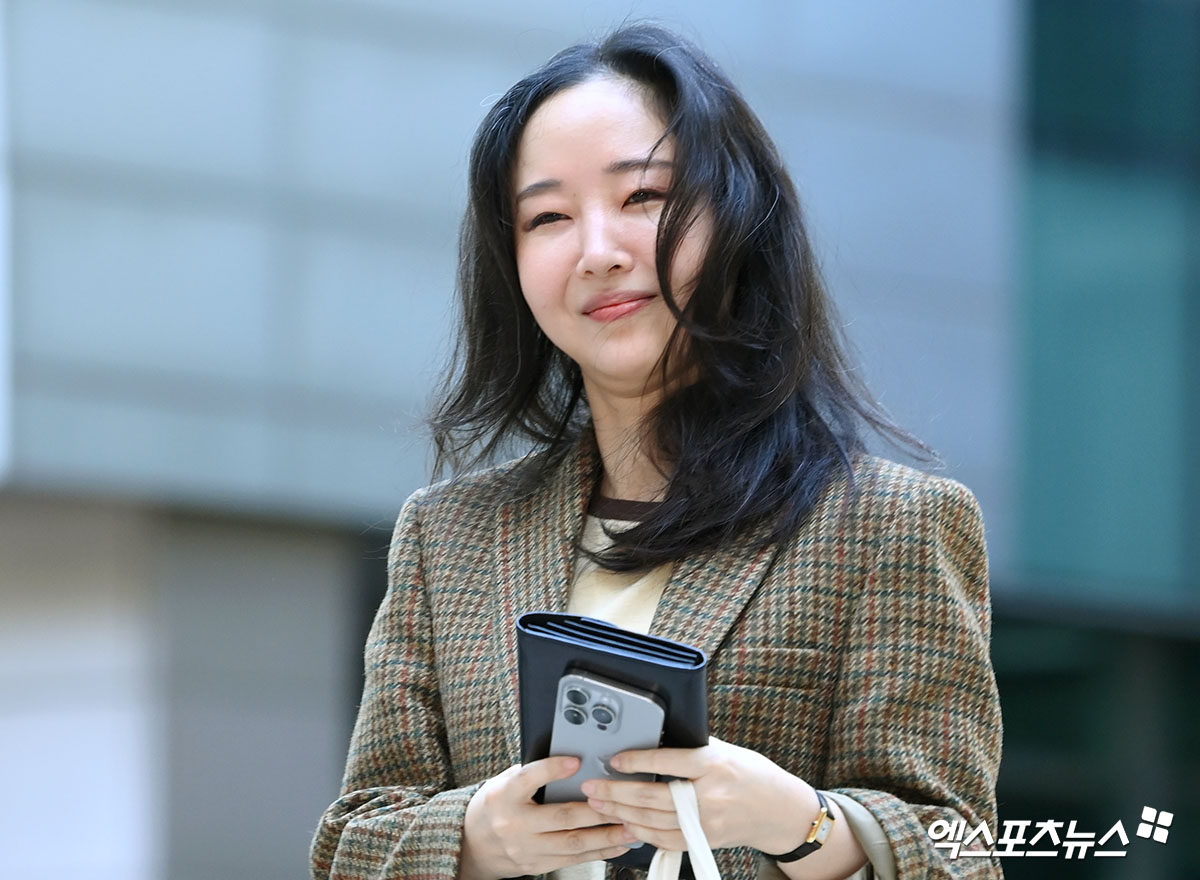 <b>민희진</b>, <b>뉴진스</b> 3인 '복귀 보류'에 분노 "하이브 <b>갈라치기</b>, 3명 왕따 시...