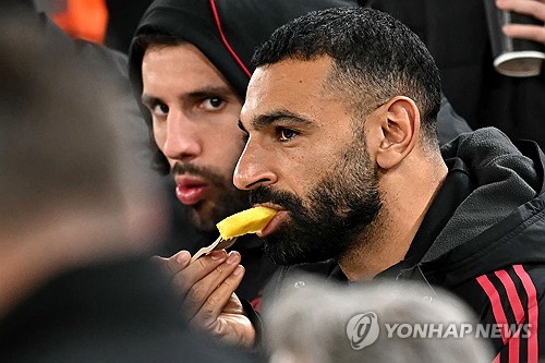 박수칠 때 떠난 손흥민, 봉변 면했다! 이런 일 없어서 정말 다행…에이...