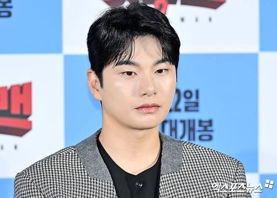 <b>이이경</b>, 불똥 튄 유재석에 저격까지?…결국 해명 "그럴 이유 없어" [엑'...