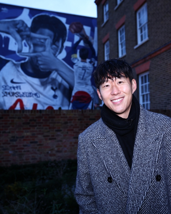 "<b>손흥민</b>? <b>토트넘</b> BIG 레전드"→SON '10년 유산' 영원히 '박제'…토트넘은...