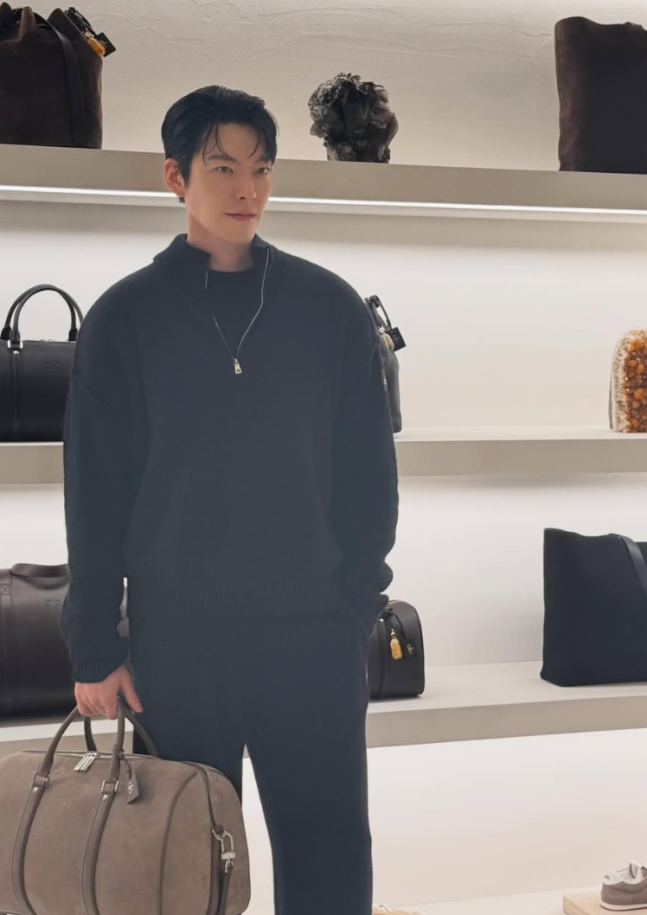 모델핏의 정석을 보여준 우빈님 근황 사진