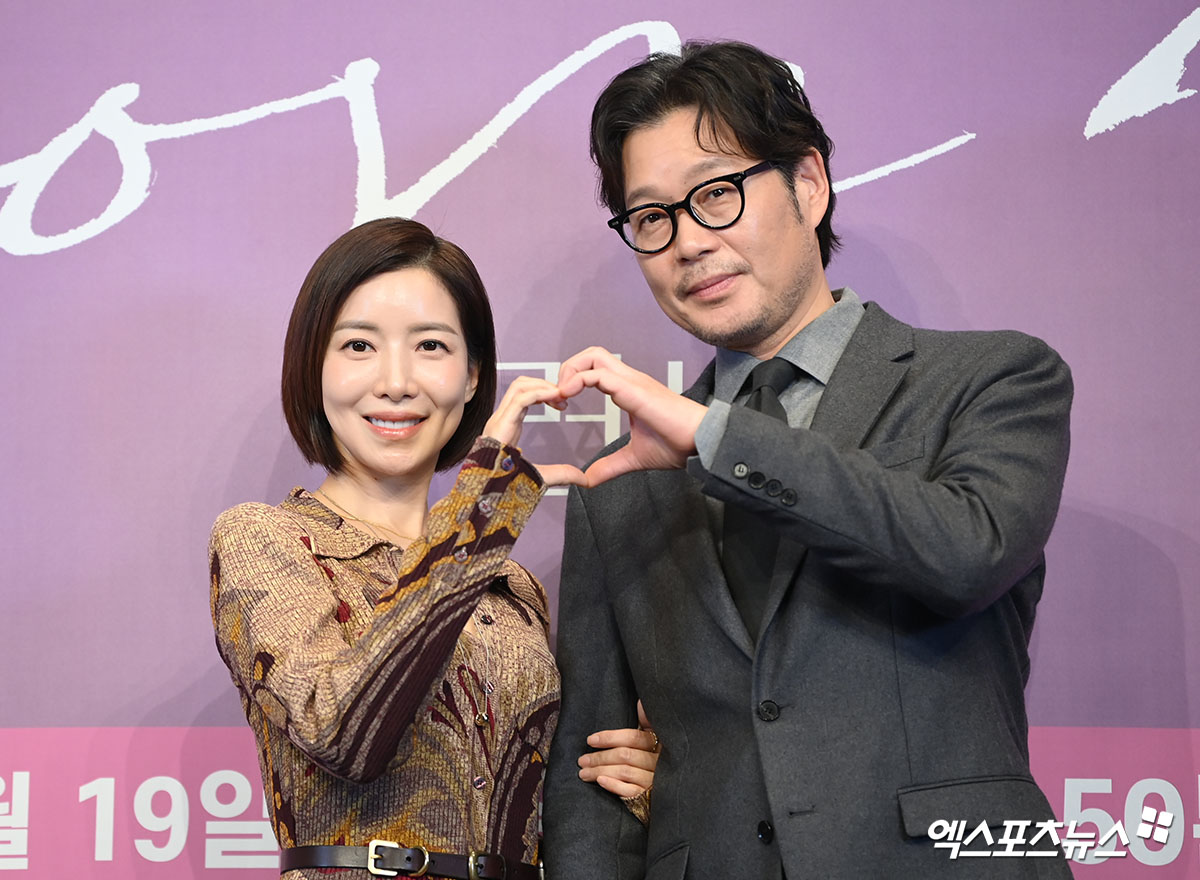 윤세아, '비밀의 숲' 유재명과 <b>멜로</b> "사무치던 남편 만나 기대 컸다" (러...