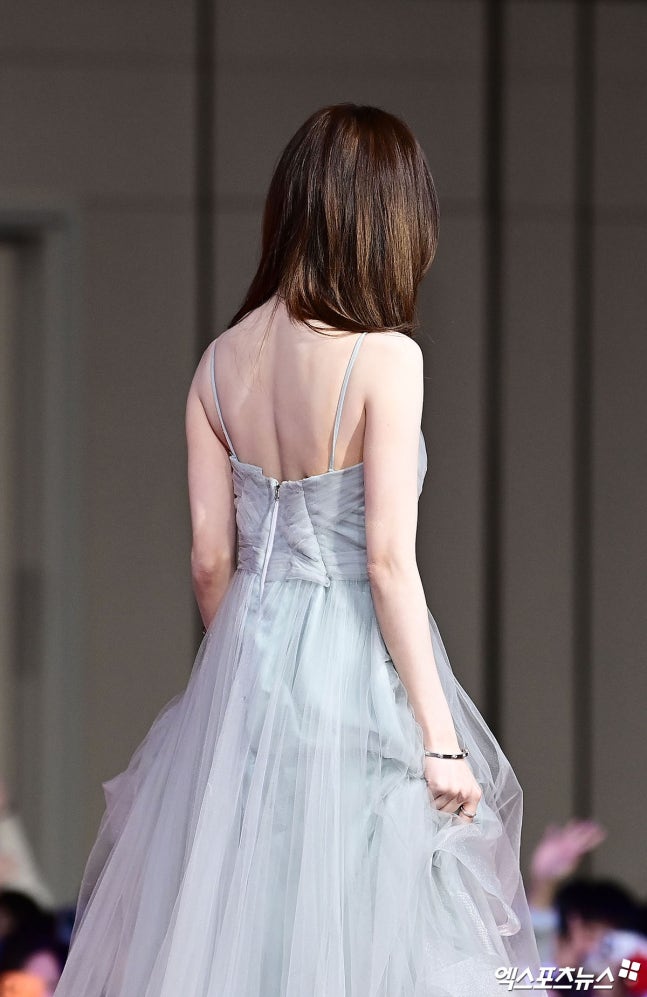 Winter's appearance details at SBS Gayo Daejeon