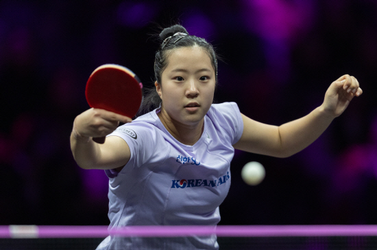 신유빈, 27분 만에 '韓日 에이스 대결 완패'…하리모토에 0-3+맞대결 4연패→새해 첫 대회 'WTT 챔피언스 도하' 1회전 탈락