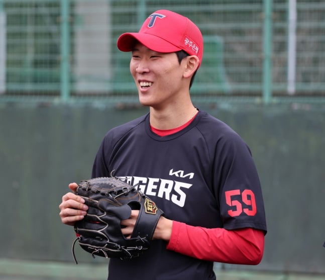 한화, '제2의 정우주'로 찍었다…KIA가 美 유학까지 보냈던 유망주 왜 데려왔나 "성장 고점 높게 평가"