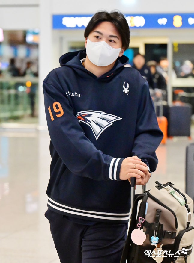 "왕옌청 그건 안 돼!" 대만 언론 충격 경고 내놨다…"한화 소속으로 한국대표팀과 연습경기 등판? 넌 대만 대표야"