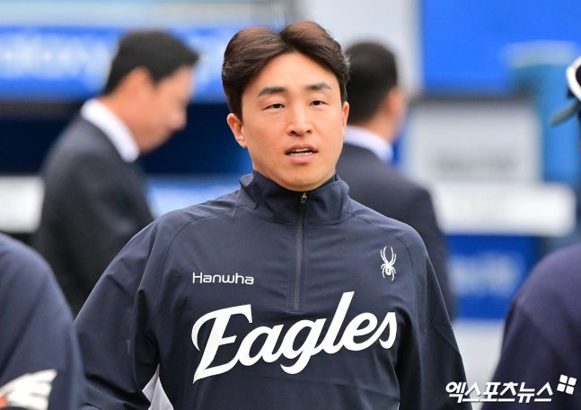 '미아 위기' 손아섭 두산행? 좌익수 비었는데 영입 추진할까…"좋은 베테랑 타자지만 육성 집중해야" [시드니 현장]