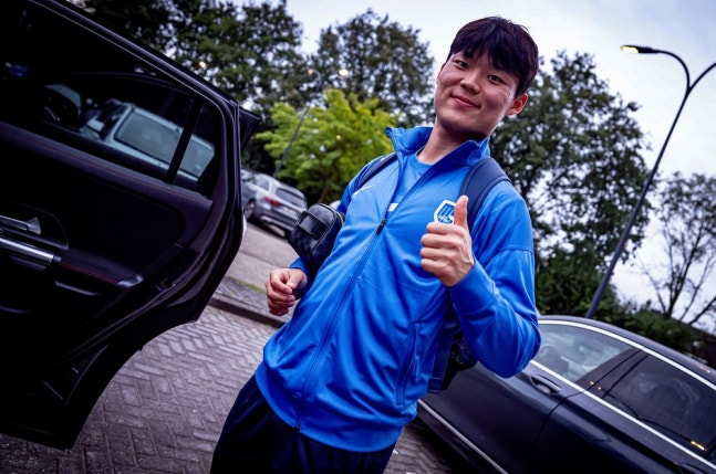 오현규, 공항 도착! 韓 축구사 초대형 이적 터진다! 최고 명문 '오피셜 공식발표' 임박…이스탄불서 메디컬 테스트→튀르키예 3대 강호와 사인