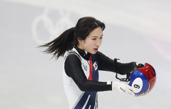 '피 철철' 김길리 천만다행! 큰 부상 피했다…미국 태클에 팔 쓸려→대표팀 관계자 "괜찮을 거 같다. 잘 이겨낼 것" [밀라노 현장]
