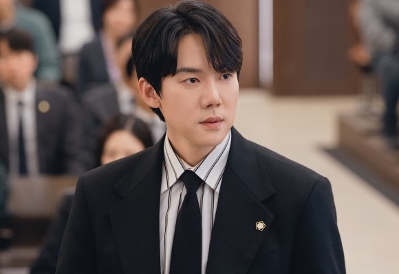 《神與律師事務所》柳演錫攜手韓娜賢打造全新法庭奇幻亮點解析