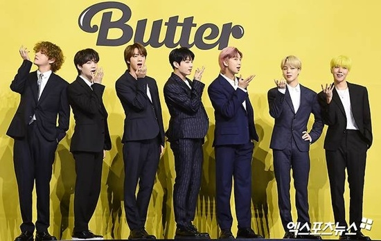 하이브 "방탄소년단 광화문 공연, 안전상 1시간으로…서울시 결정 아냐" [공식]