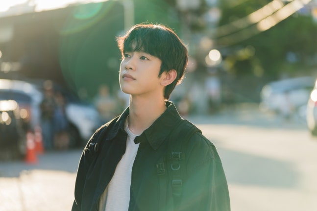  JTBC《依然閃亮》朴珍榮飾演延泰瑞 深刻詮釋十年情感與人生轉折 