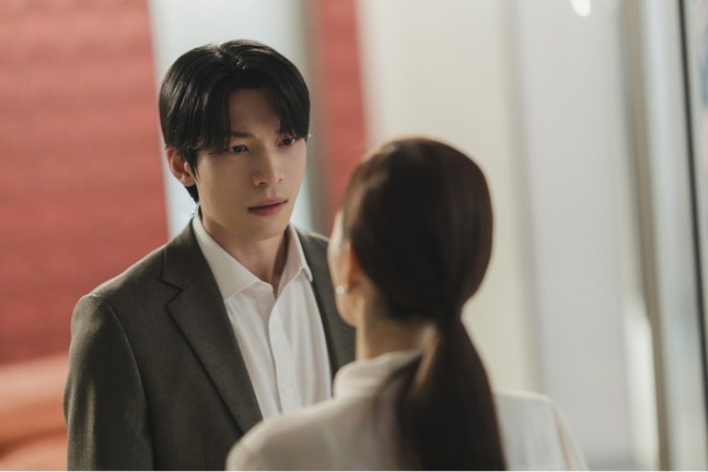 魏化儁在tvN《魔女之吻》中飆演感情告白及車禍震撼結局解析