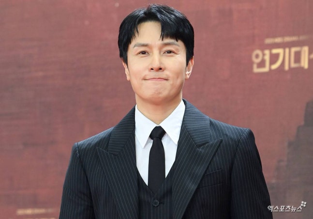 [단독] 김동완, 논란 속 심경 밝혔다 "버스킹=신화 기념일이라…부담 있지만"