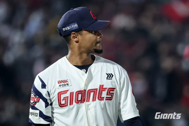 한 달 만에 구속 '4km' 감소, 위닝샷 없어서 커트·커트·커트→0탈삼진+5볼넷+8실점 대참사…롯데 믿었던 1선발 붕괴 어쩌나 [부산 현장]