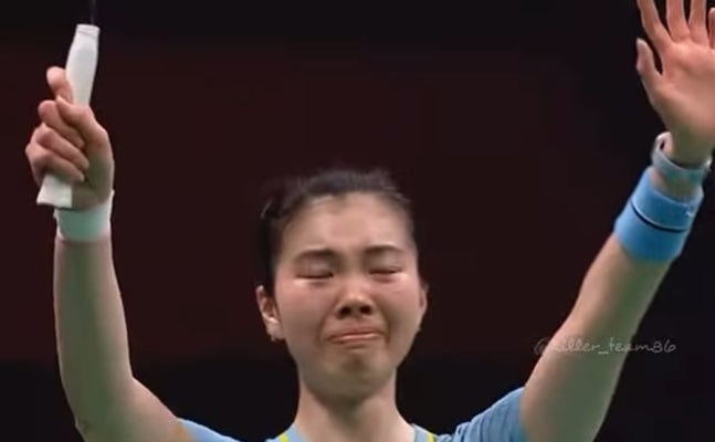 27살인데 눈물의 은퇴 선언…마지막 경기도 '통한의 역전패'→179cm 배드민턴 스타, 쓰러져 눈물 펑펑 쏟았다