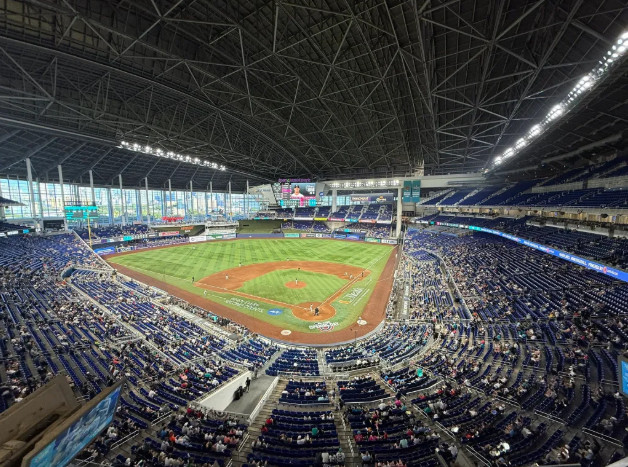 KBO도 이러진 않는데…관중 6505명 충격 "이게 MLB 맞나?"→완봉승에도 텅 빈 관중석+시즌 초 선전에도 팬 외면, '흥행 붕괴' 신호탄