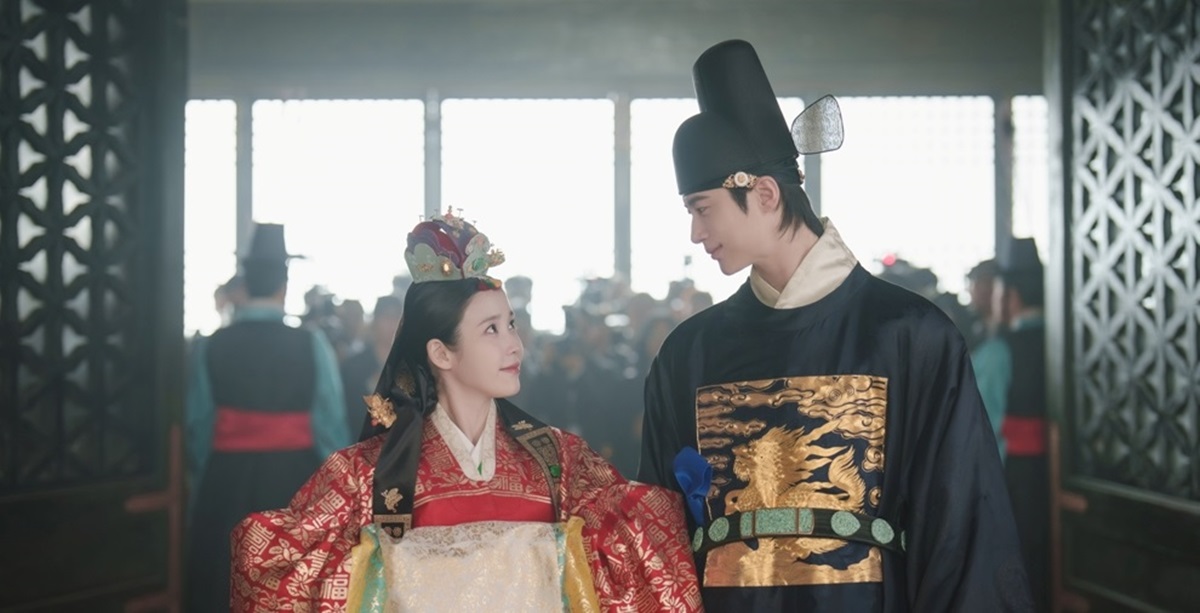 '대군부인' 아이유 ·변우석, 화려한 전통 혼례…부부 탄생 임박