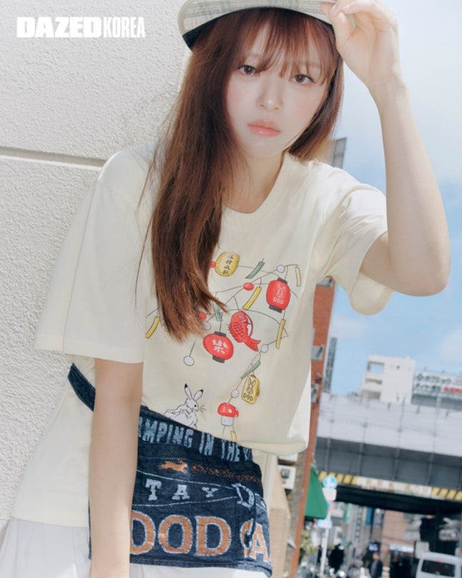 당당하고 자신감 넘치는 눈빛으로 존재감 드러냈어요