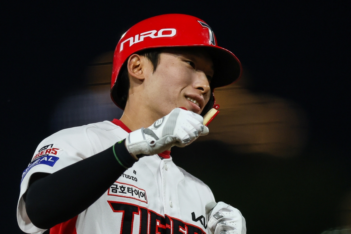 '<b>김호령</b> 데뷔 첫 3홈런' KIA 타선 대폭발! LG전 14-0 대승…'6이닝 무실점...