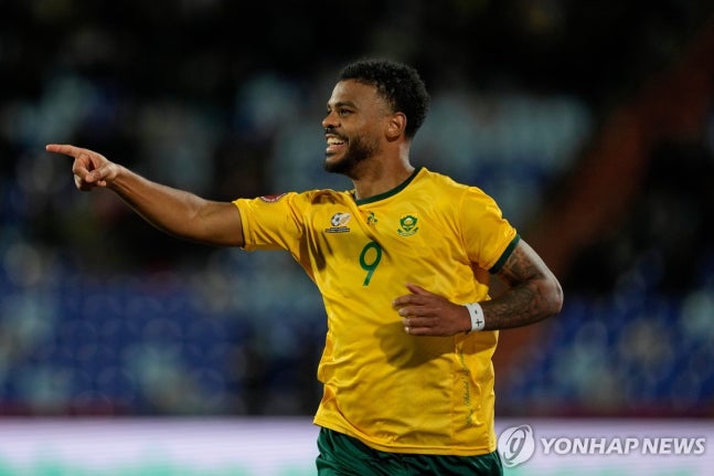 韓 <b>축구</b> 역대 최약체 WC 상대?…이건 이겨야 한다 →남아공, '빅리거' 없...